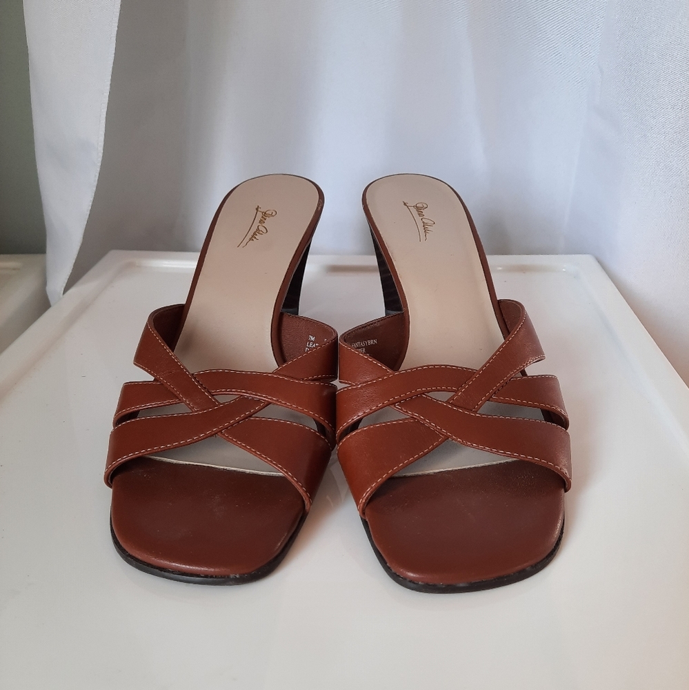 Brown leather sandals - women's 7M
